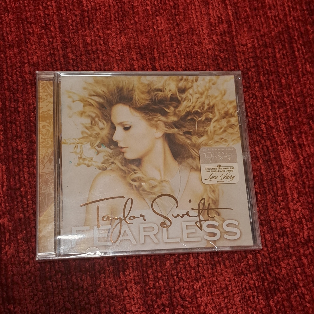 Brand New Taylor Swift Fearless CD - Picture 2 of 3